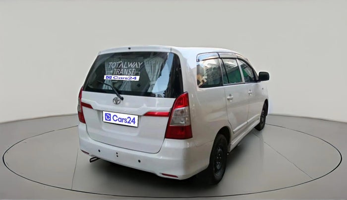 2014 Toyota Innova 2.5 GX 7 STR, Diesel, Manual, 1,52,245 km, exterior