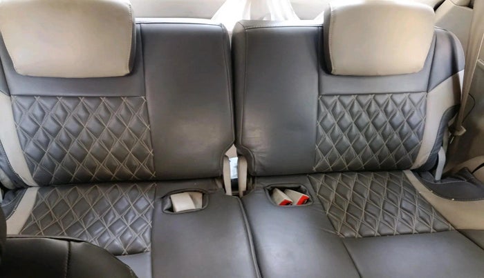 2014 Toyota Innova 2.5 GX 7 STR, Diesel, Manual, 1,52,245 km, interior