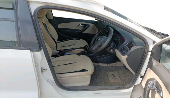 2012 Volkswagen Polo COMFORTLINE 1.2L, Diesel, Manual, 1,30,550 km, interior