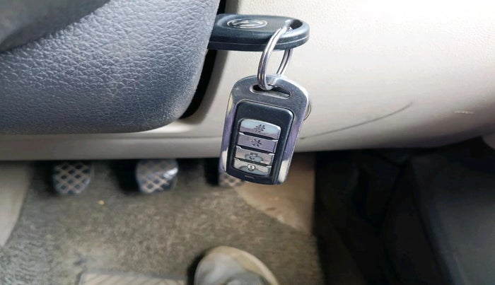 2012 Volkswagen Polo COMFORTLINE 1.2L, Diesel, Manual, 1,30,550 km, interior