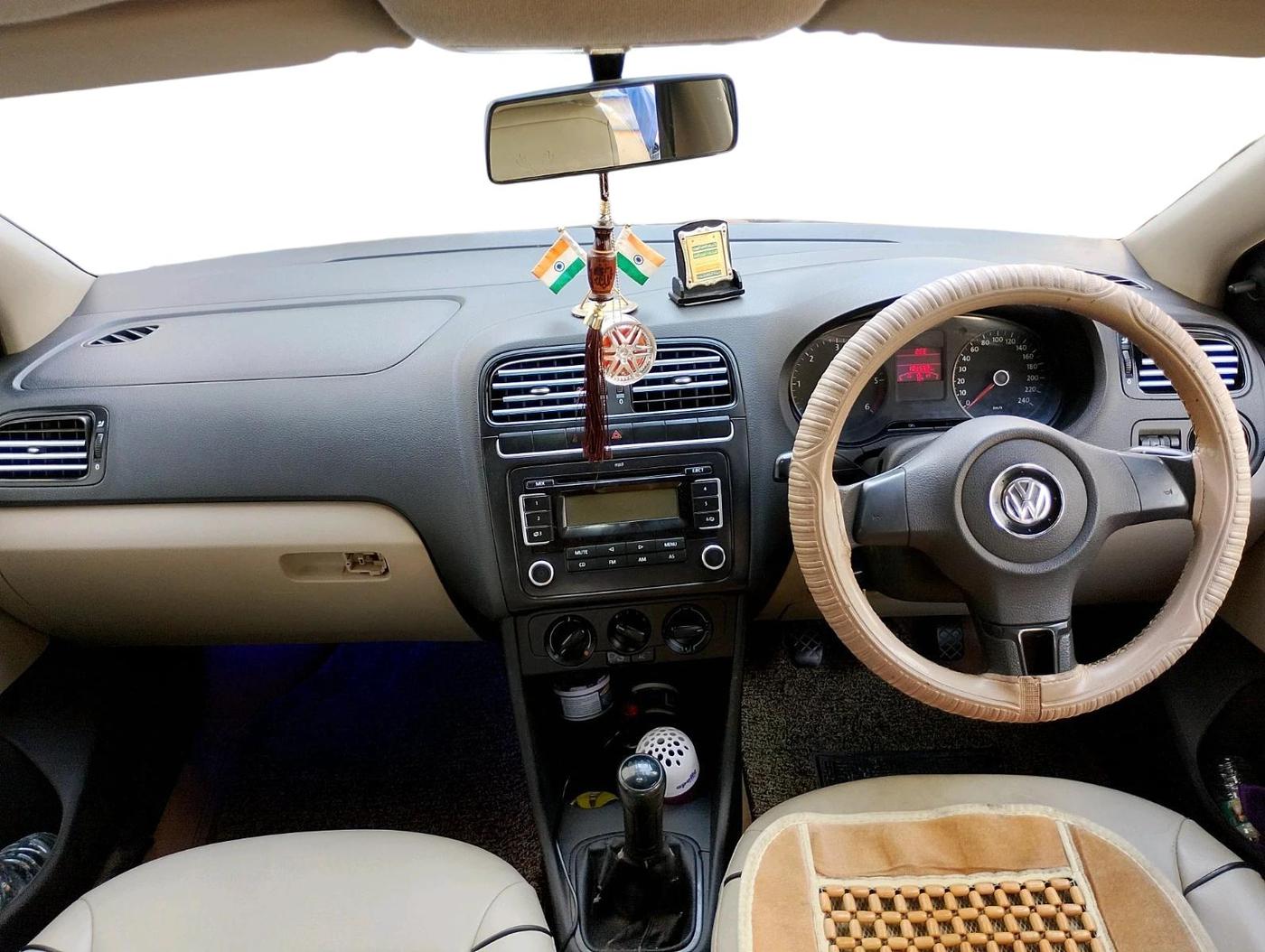 2012 Volkswagen Polo COMFORTLINE 1.2L, Diesel, Manual, 1,73,466 km, interior