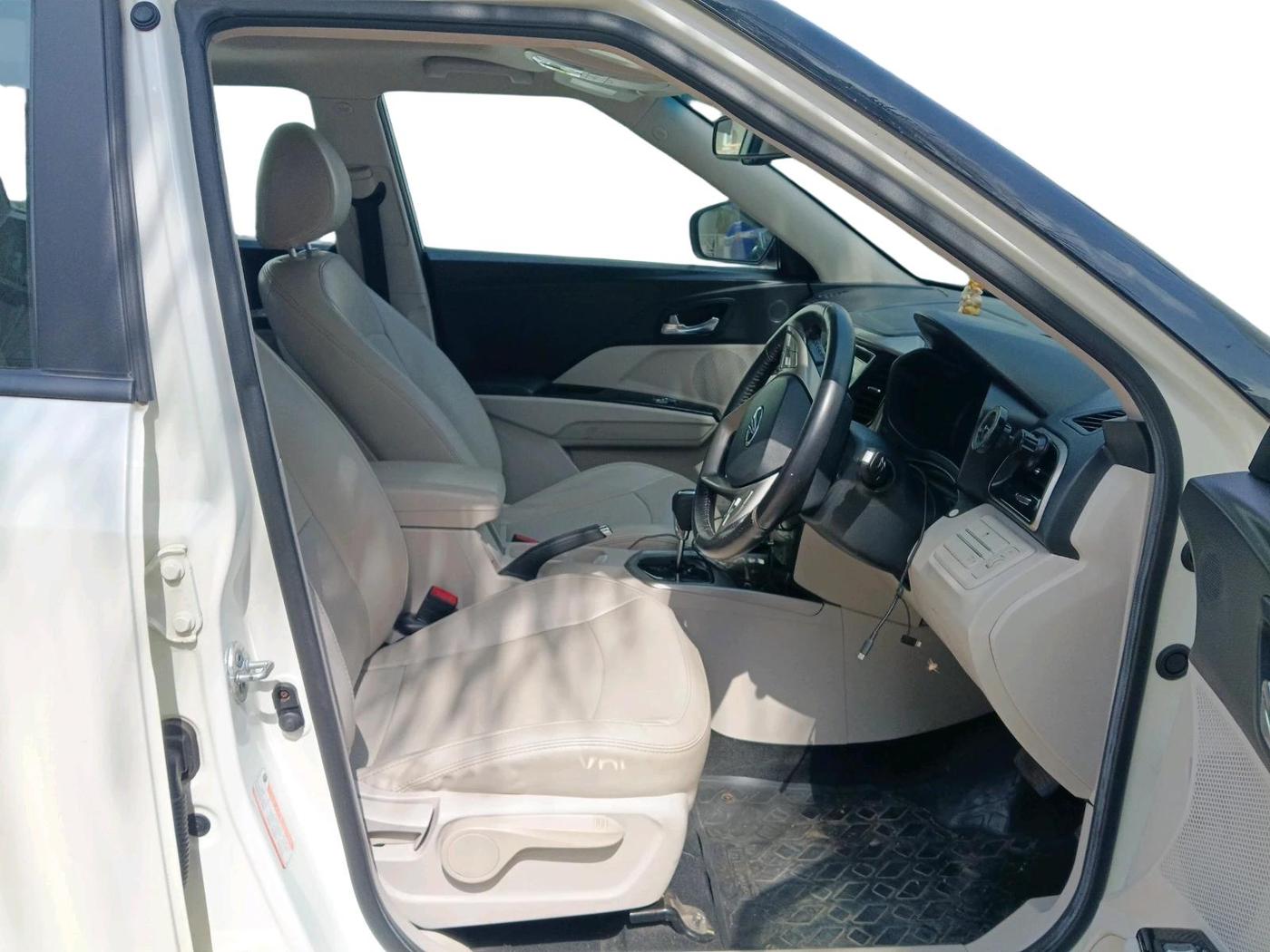 2021 Mahindra XUV300 W8 (O) 1.5 DIESEL AMT, Diesel, Automatic, 57,449 km, interior