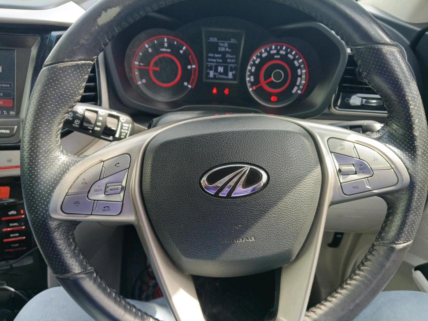 2021 Mahindra XUV300 W8 (O) 1.5 DIESEL AMT, Diesel, Automatic, 57,449 km, interior