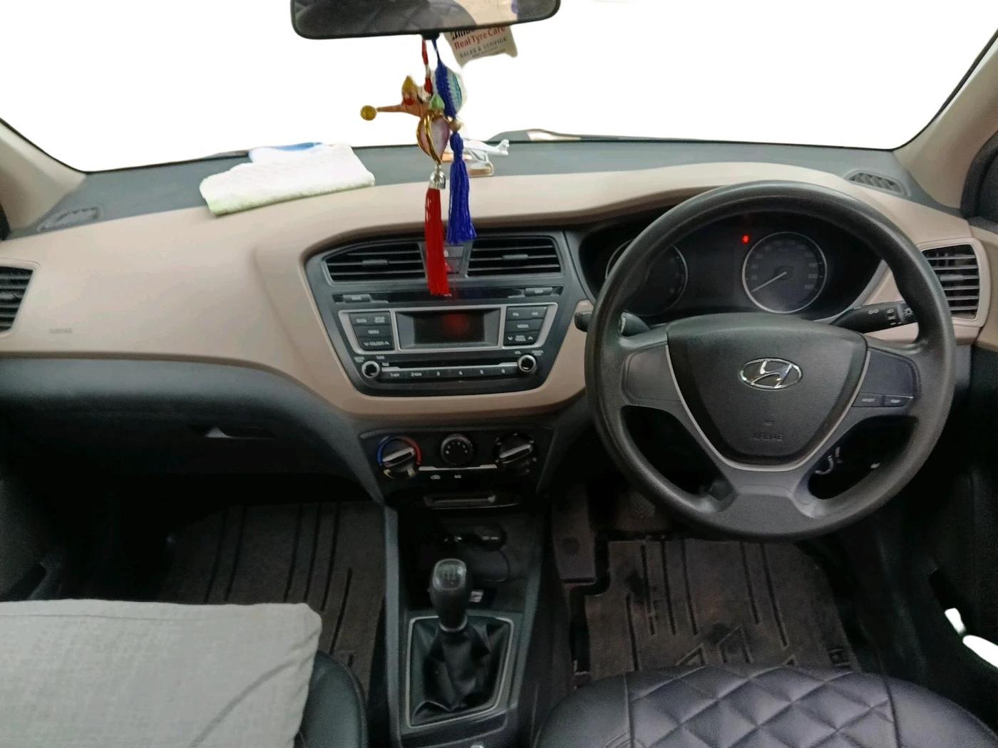 2017 Hyundai Elite i20 MAGNA EXECUTIVE 1.2, CNG, Manual, 95,664 km, interior