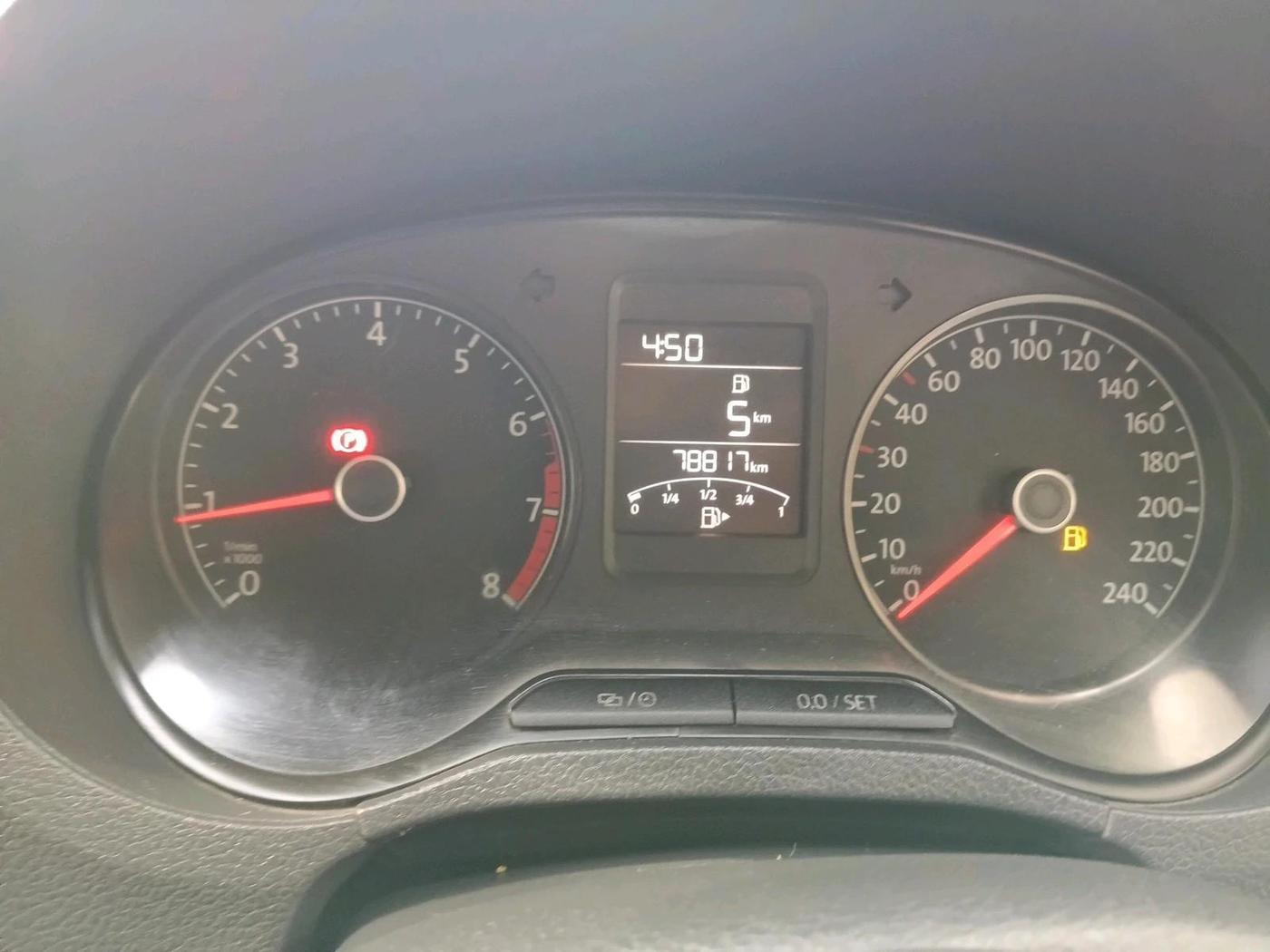 2017 Volkswagen Polo COMFORTLINE 1.2L, Petrol, Manual, 78,817 km, interior