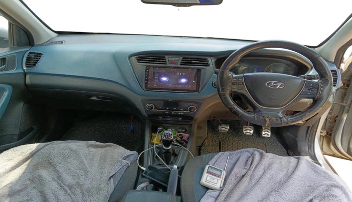 2015 Hyundai i20 Active 1.4 SX, Diesel, Manual, 1,88,500 km, interior