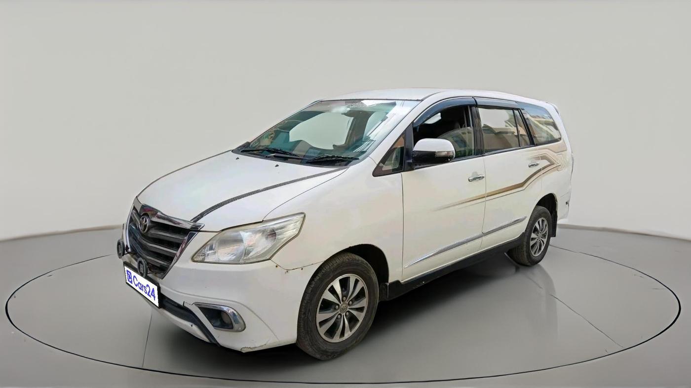 2015 Toyota Innova 2.5 VX 8 STR, Diesel, Manual, 3,14,345 km, exterior