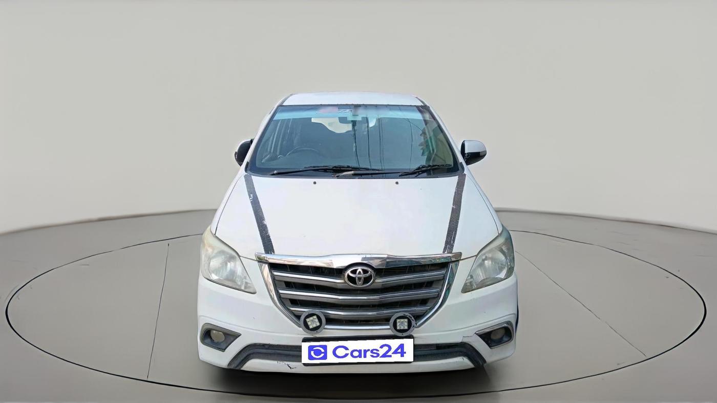2015 Toyota Innova 2.5 VX 8 STR, Diesel, Manual, 3,14,345 km, exterior