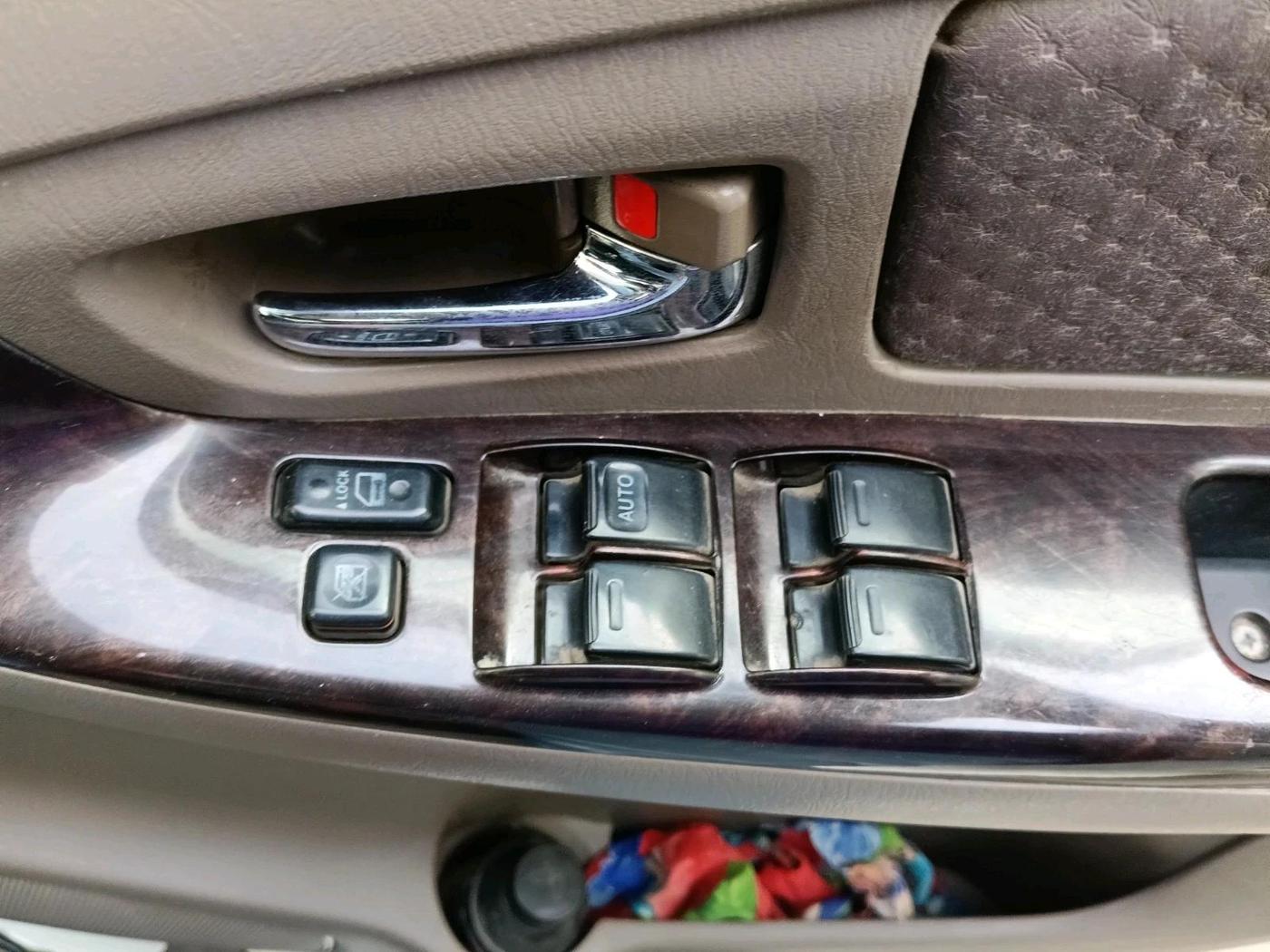 2015 Toyota Innova 2.5 VX 8 STR, Diesel, Manual, 3,14,345 km, interior