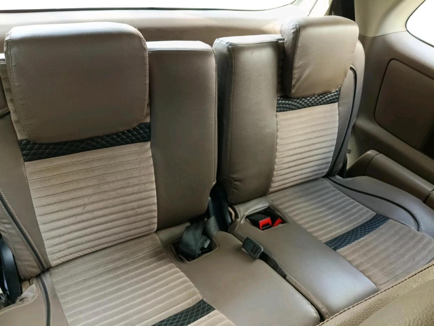 2015 Toyota Innova 2.5 VX 8 STR, Diesel, Manual, 3,14,345 km, interior