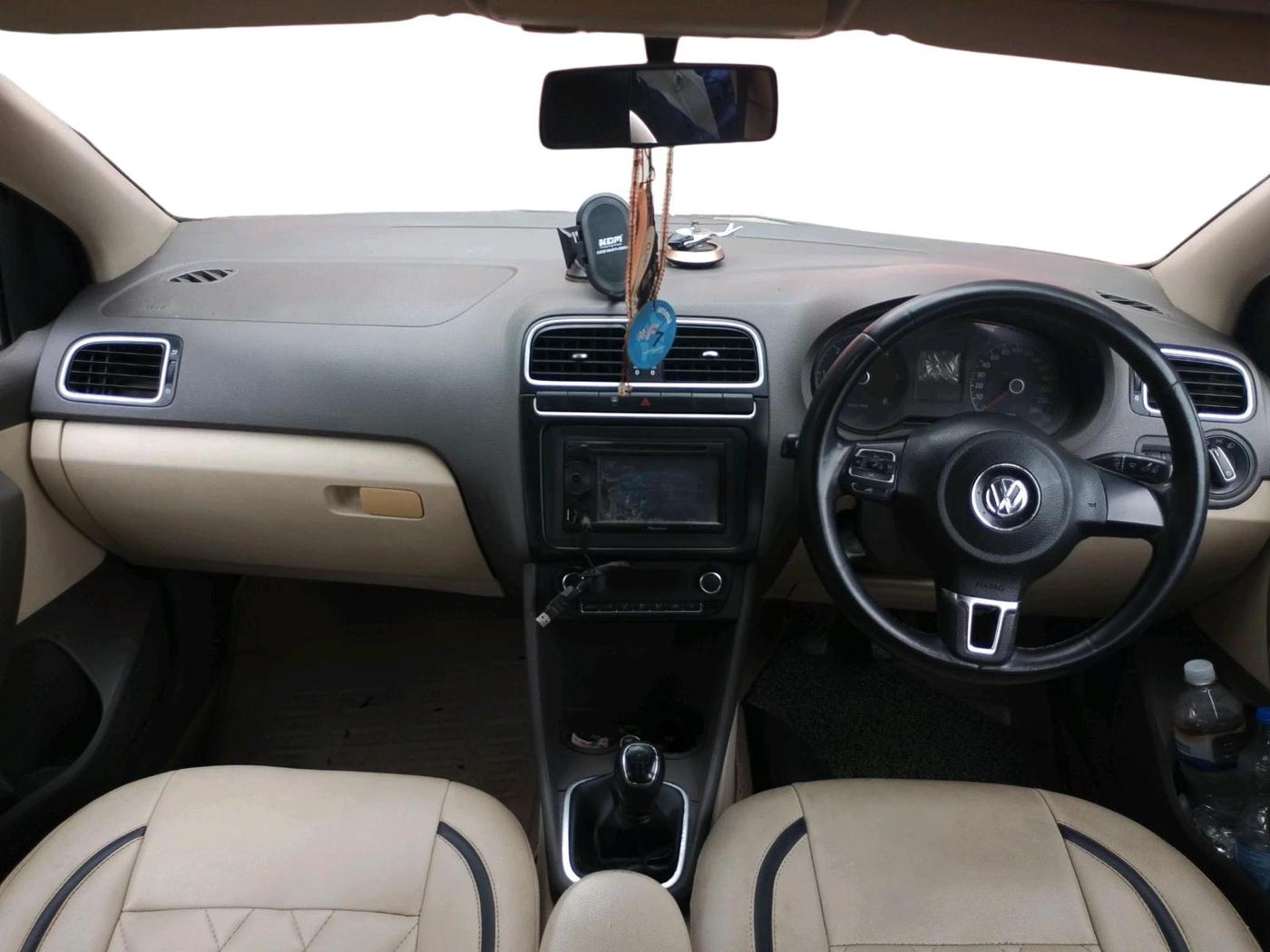 2011 Volkswagen Vento HIGHLINE DIESEL 1.6, Diesel, Manual, 1,18,206 km, interior