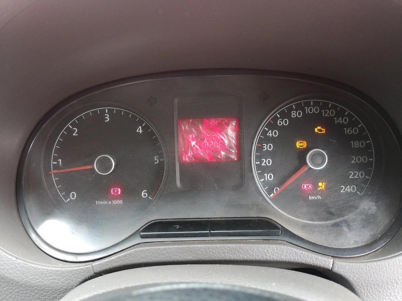2011 Volkswagen Vento HIGHLINE DIESEL 1.6, Diesel, Manual, 1,18,206 km, interior