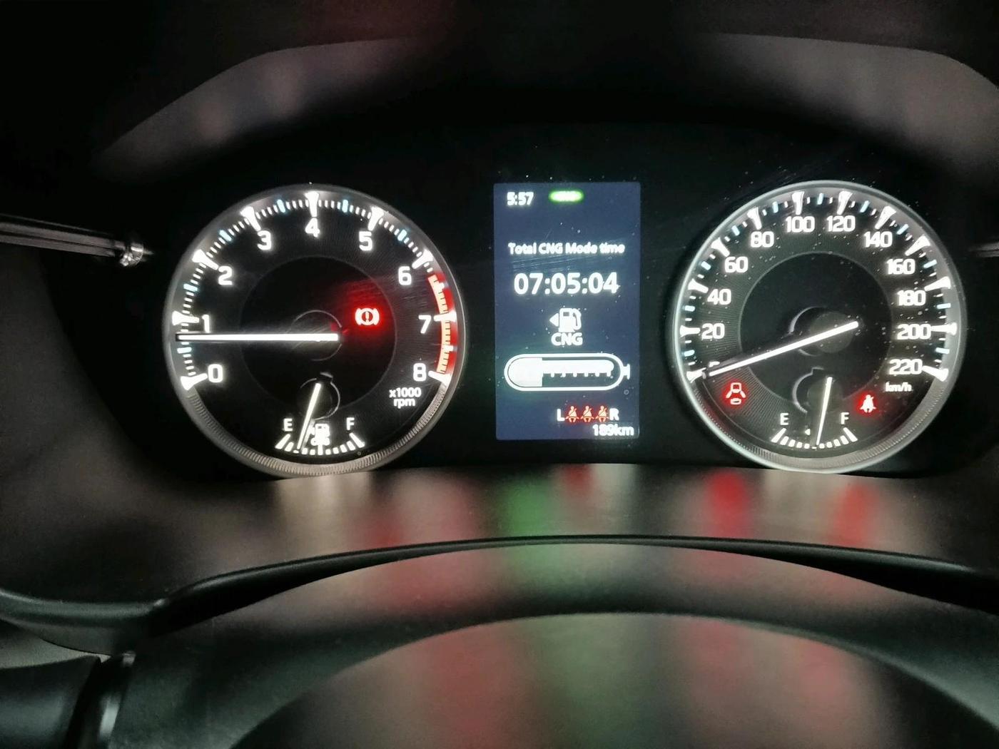 2026 Maruti Victoris Vxi 1.5 CNG MT, CNG, Manual, 189 km, interior