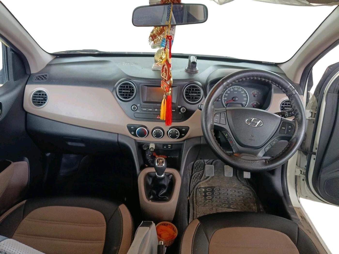 2017 Hyundai Grand i10 SPORTZ 1.2 KAPPA VTVT, Petrol, Manual, 53,248 km, interior