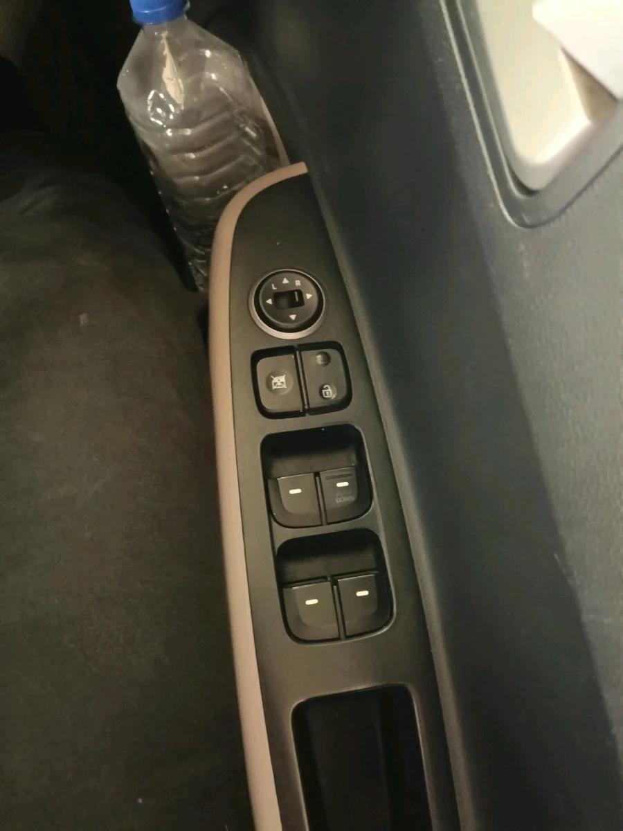 2017 Hyundai Grand i10 SPORTZ 1.2 KAPPA VTVT, Petrol, Manual, 53,248 km, interior