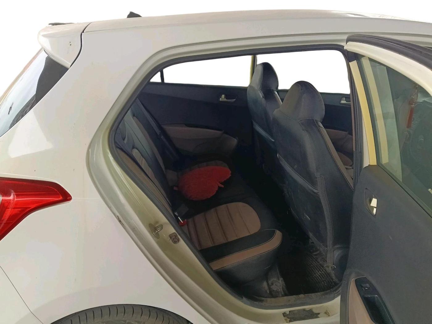 2017 Hyundai Grand i10 SPORTZ 1.2 KAPPA VTVT, Petrol, Manual, 53,248 km, interior
