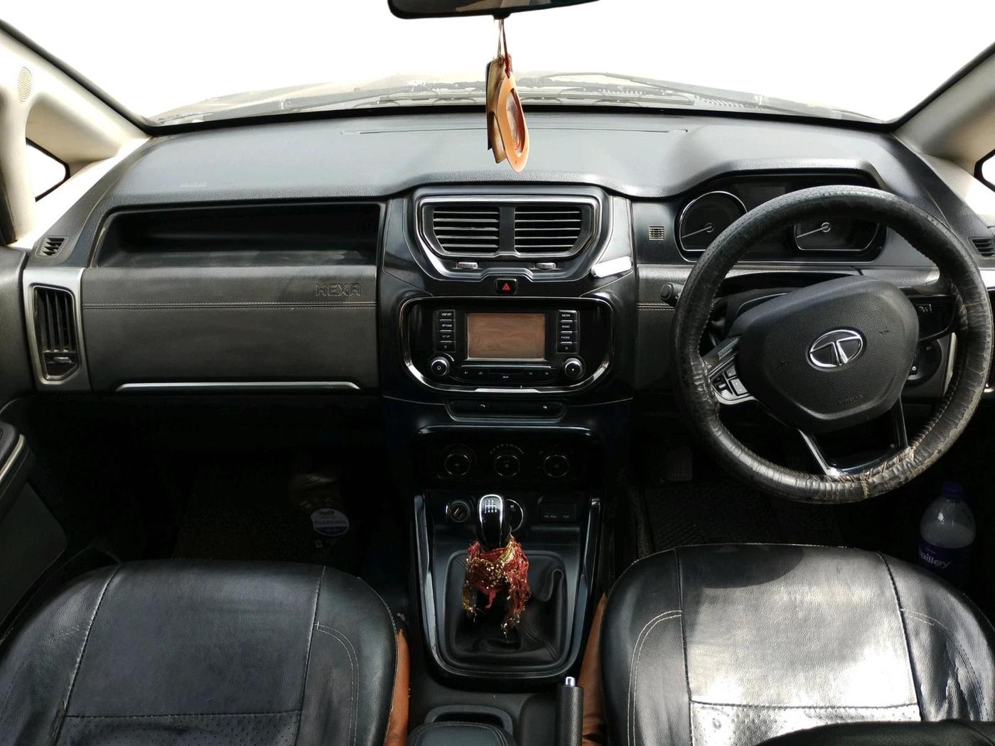 2017 Tata Hexa XM 4X2 7 STR, Diesel, Manual, 1,46,440 km, interior
