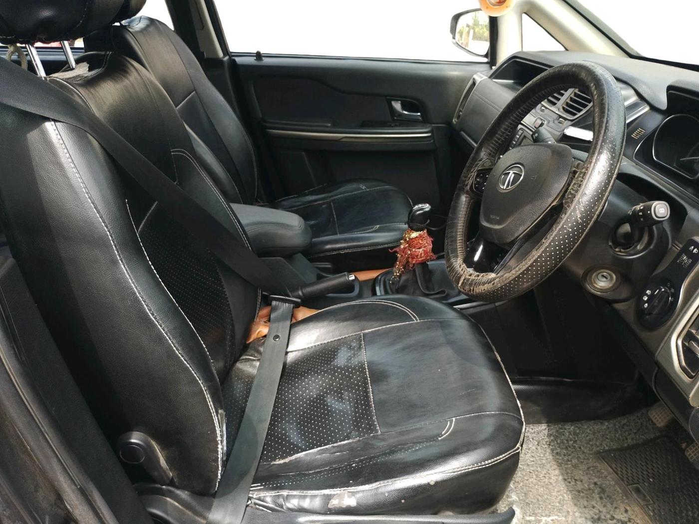 2017 Tata Hexa XM 4X2 7 STR, Diesel, Manual, 1,46,440 km, interior