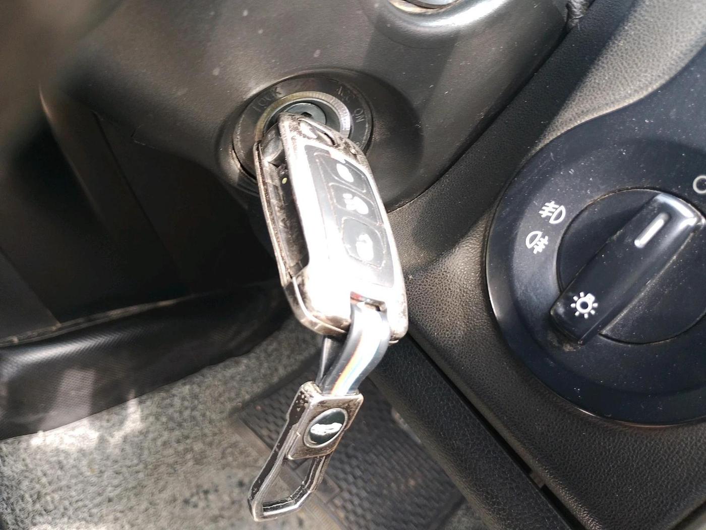 2017 Tata Hexa XM 4X2 7 STR, Diesel, Manual, 1,46,440 km, interior