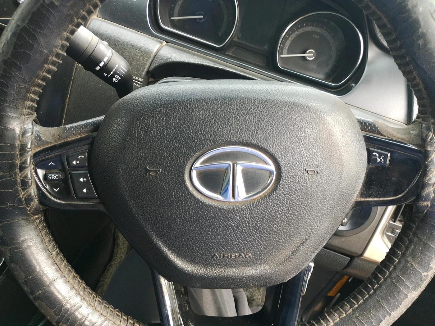 2017 Tata Hexa XM 4X2 7 STR, Diesel, Manual, 1,46,440 km, interior
