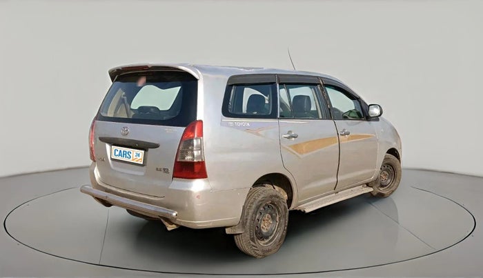 2006 Toyota Innova G1 2.5, Diesel, Manual, 1,63,271 km, exterior