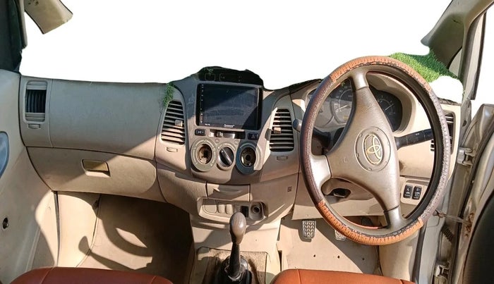 2006 Toyota Innova G1 2.5, Diesel, Manual, 1,63,271 km, interior