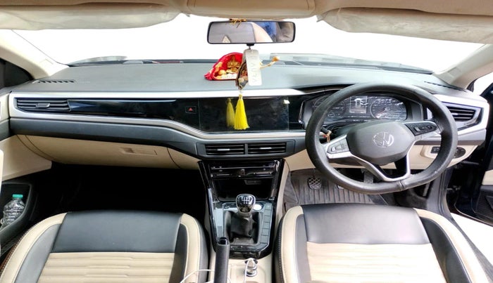 2024 Volkswagen VIRTUS HIGHLINE TSI 1.0 MT, Petrol, Manual, 12,819 km, interior