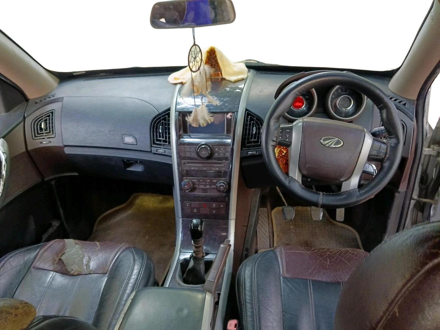 2012 Mahindra XUV500 W8, Diesel, Manual, 1,19,380 km, interior