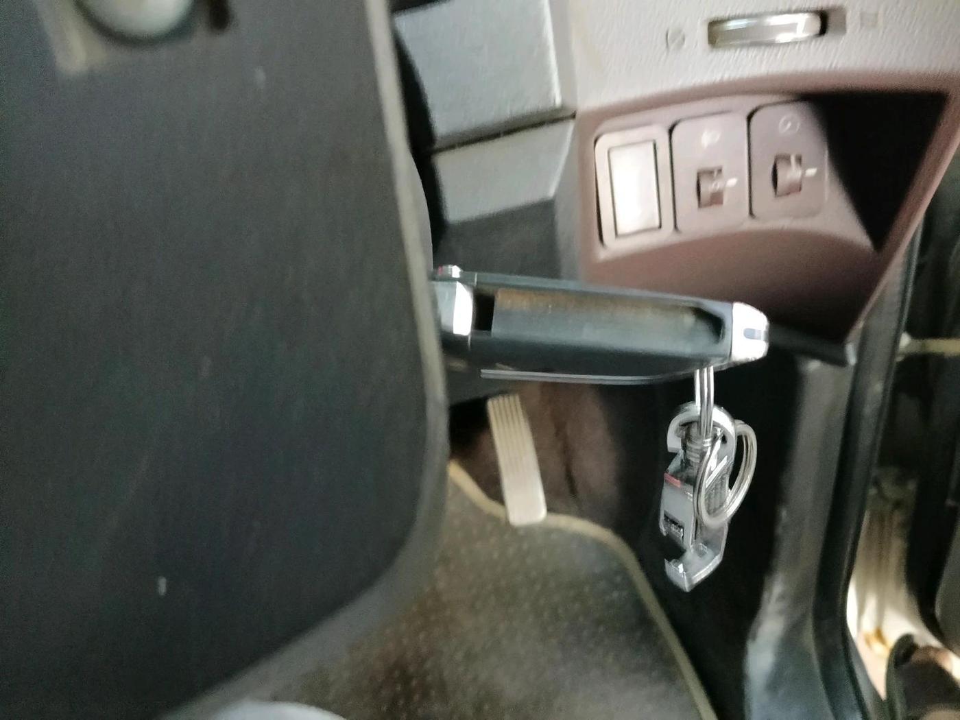 2012 Mahindra XUV500 W8, Diesel, Manual, 1,19,380 km, interior