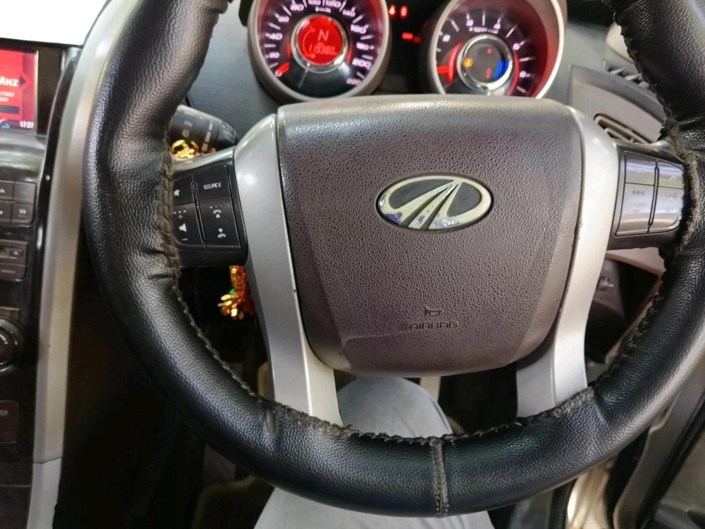 2012 Mahindra XUV500 W8, Diesel, Manual, 1,19,380 km, interior