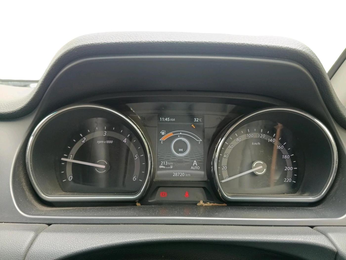 2018 Tata Hexa XM 4X2 7 STR, Diesel, Manual, 28,720 km, interior
