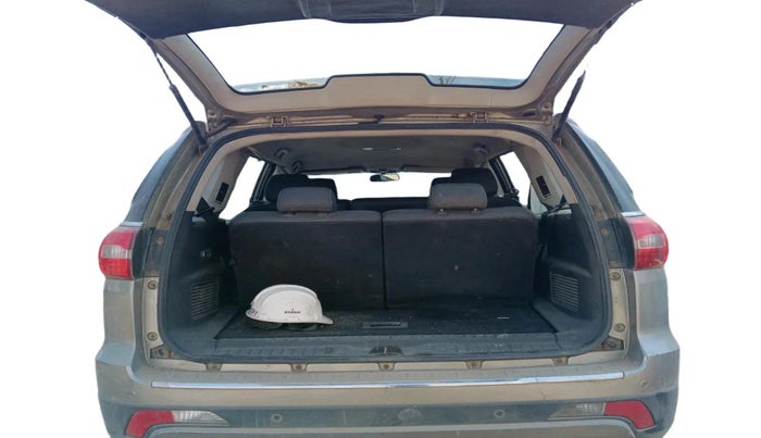 2017 Tata Hexa XT 4X2 7 STR, Diesel, Manual, 1,82,687 km, exterior