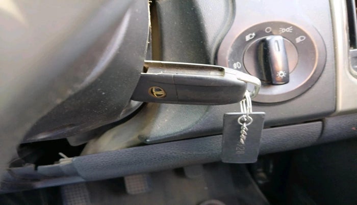 2017 Tata Hexa XT 4X2 7 STR, Diesel, Manual, 1,82,687 km, interior