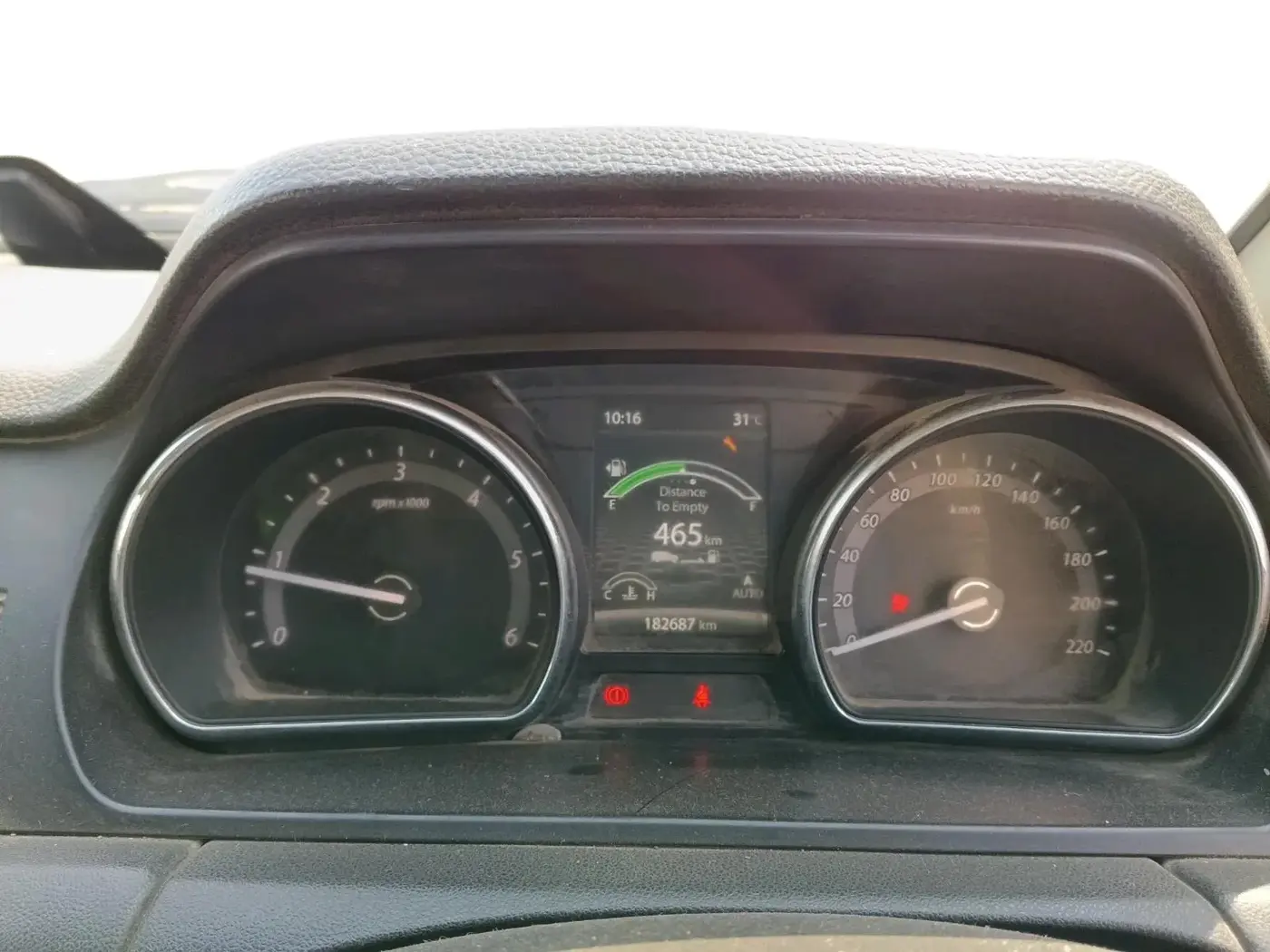 2017 Tata Hexa XT 4X2 7 STR, Diesel, Manual, 1,82,687 km, interior