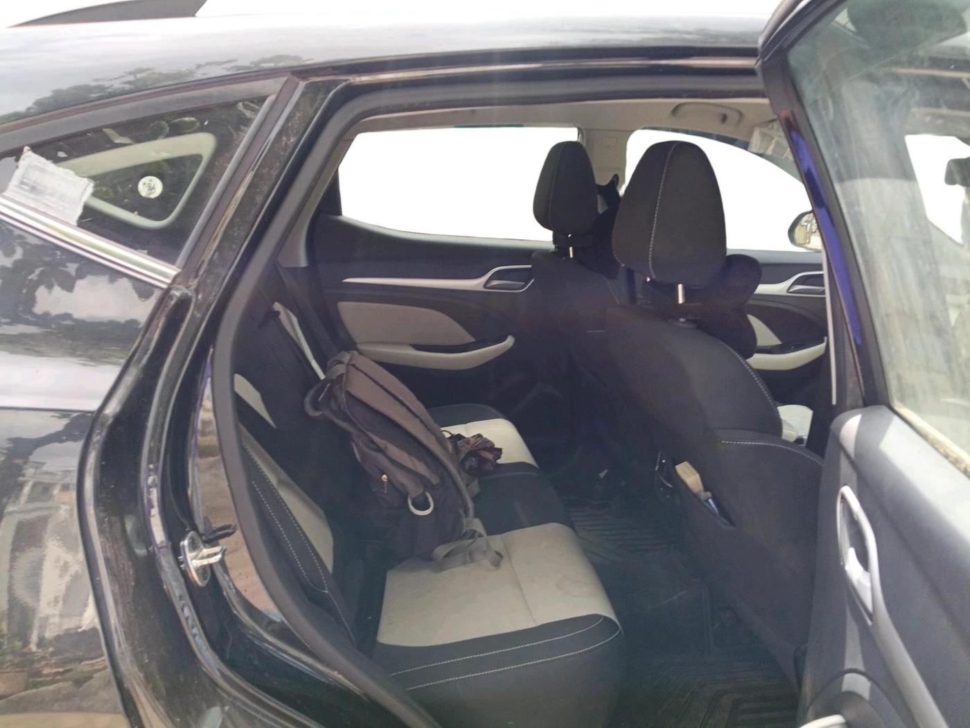 2024 MG ASTOR Shine 1.5 MT (Ivory), Petrol, Manual, 6,467 km, interior