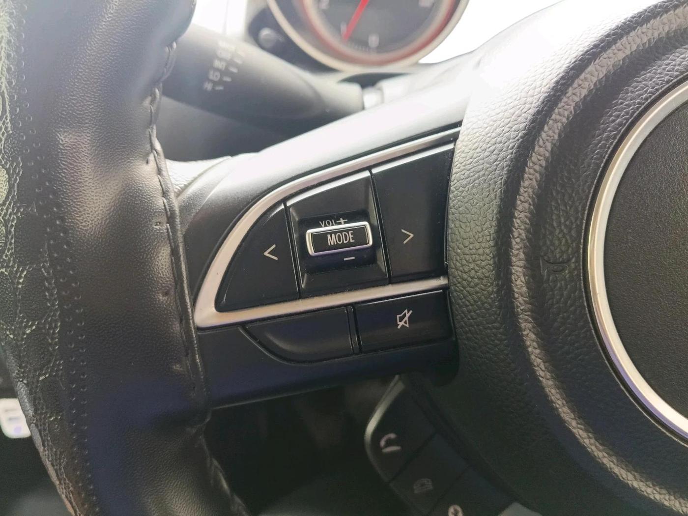2022 Maruti Swift VXI CNG, CNG, Manual, 45,849 km, interior
