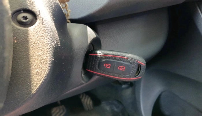 2016 Renault Kwid RXT 0.8 (O), Petrol, Manual, 75,187 km, interior