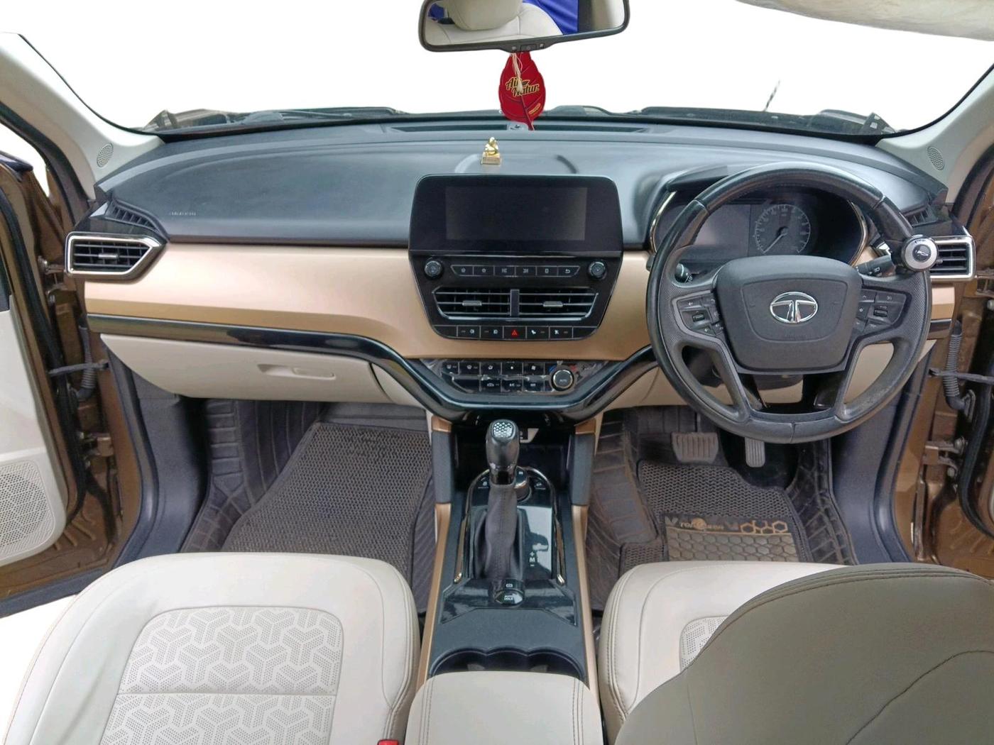 2022 Tata Harrier XZA PLUS 2.0L, Diesel, Automatic, 1,12,178 km, interior