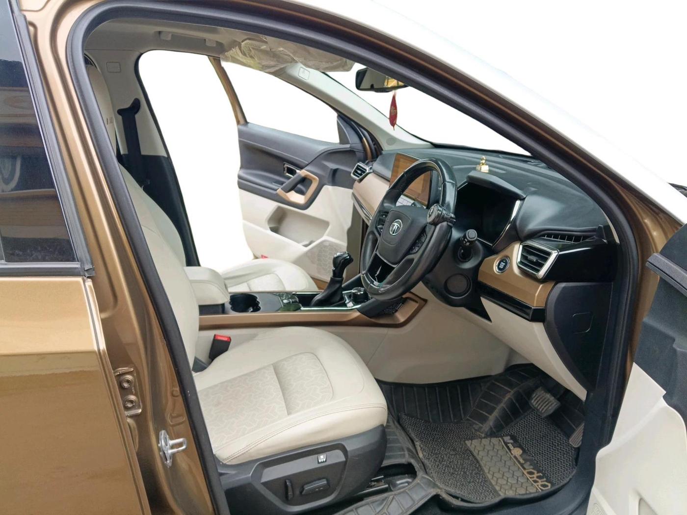 2022 Tata Harrier XZA PLUS 2.0L, Diesel, Automatic, 1,12,178 km, interior