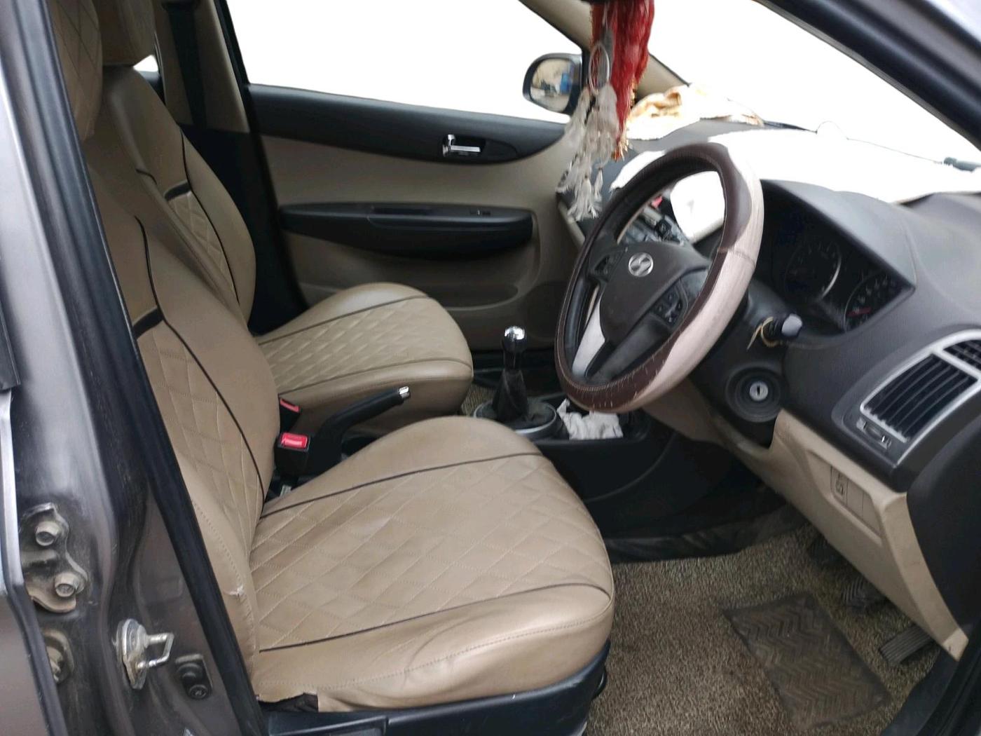 2013 Hyundai i20 SPORTZ 1.2, Petrol, Manual, 81,923 km, interior