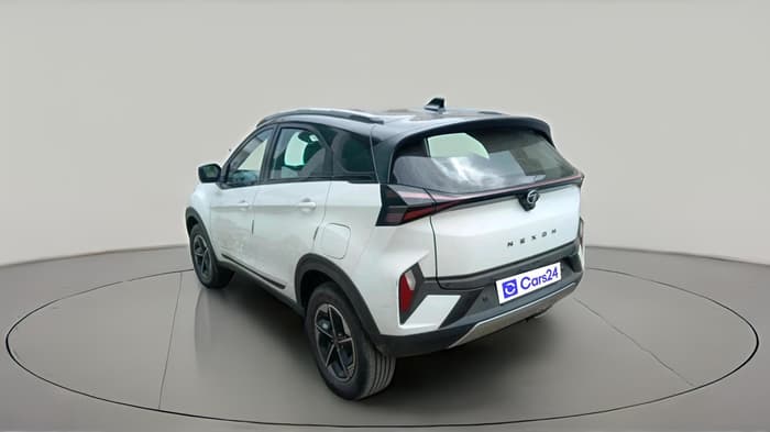 2023 Tata NEXON FEARLESS + SUNROOF DUAL TONE 1.2 PETROL, Petrol, Manual, 24,319 km, exterior