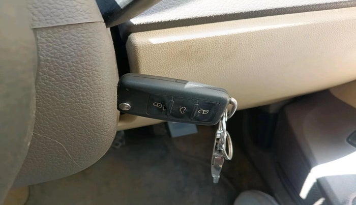 2010 Volkswagen Vento HIGHLINE 1.6 MPI, CNG, Manual, 99,437 km, interior