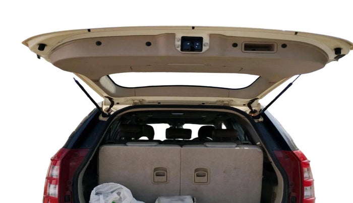 2017 Mahindra XUV500 W10, Diesel, Manual, 1,28,986 km, exterior