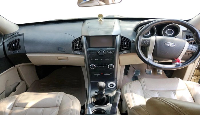 2017 Mahindra XUV500 W10, Diesel, Manual, 1,28,986 km, interior