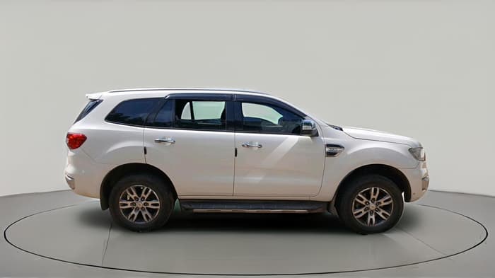 2017 Ford Endeavour TITANIUM 3.2 4X4 AT, Diesel, Automatic, 1,75,828 km, exterior