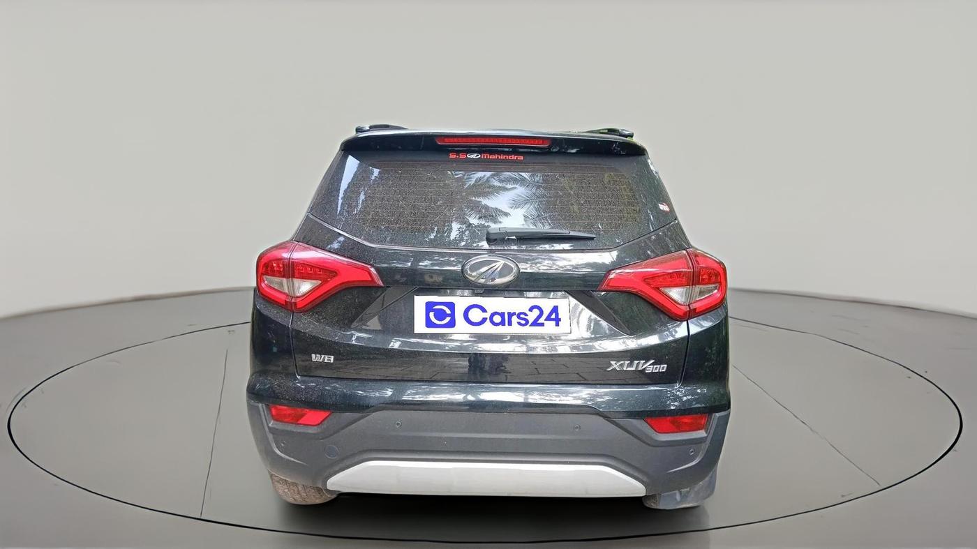 2021 Mahindra XUV300 W8 (O) 1.2 PETROL, Petrol, Manual, 46,641 km, exterior