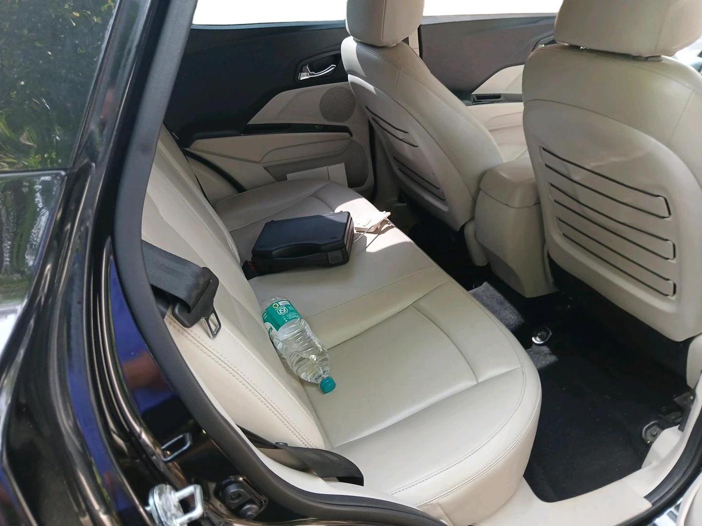 2021 Mahindra XUV300 W8 (O) 1.2 PETROL, Petrol, Manual, 46,641 km, interior