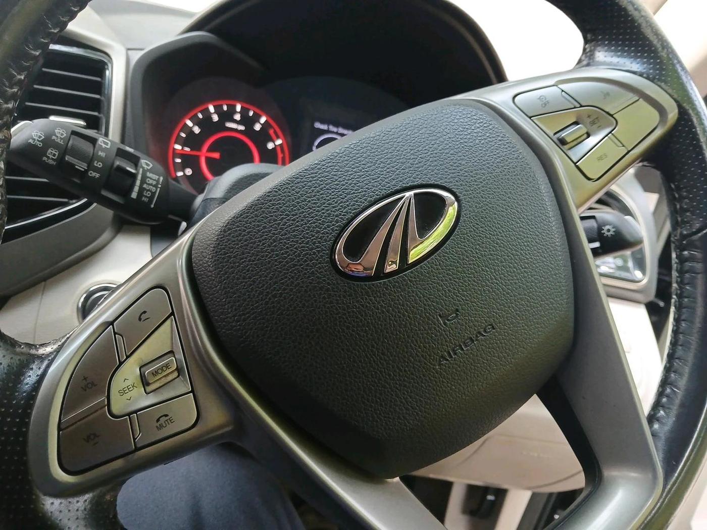 2021 Mahindra XUV300 W8 (O) 1.2 PETROL, Petrol, Manual, 46,641 km, interior