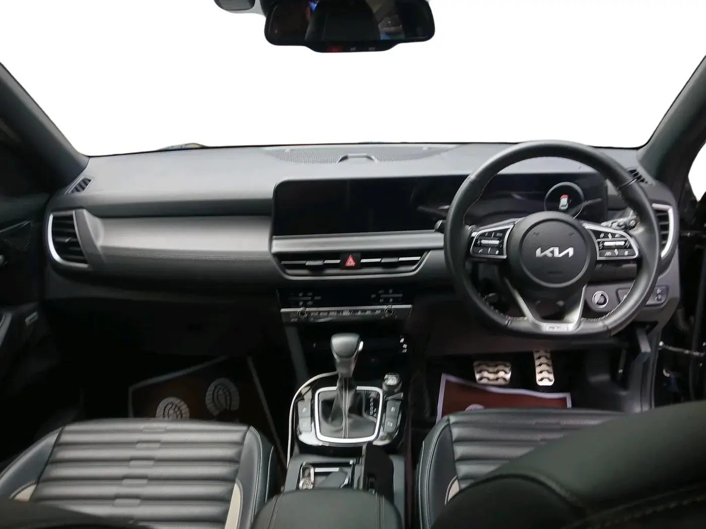 2023 KIA SELTOS  GTX Plus 1.5 Turbo Petrol DCT, Petrol, Automatic, 33,637 km, interior