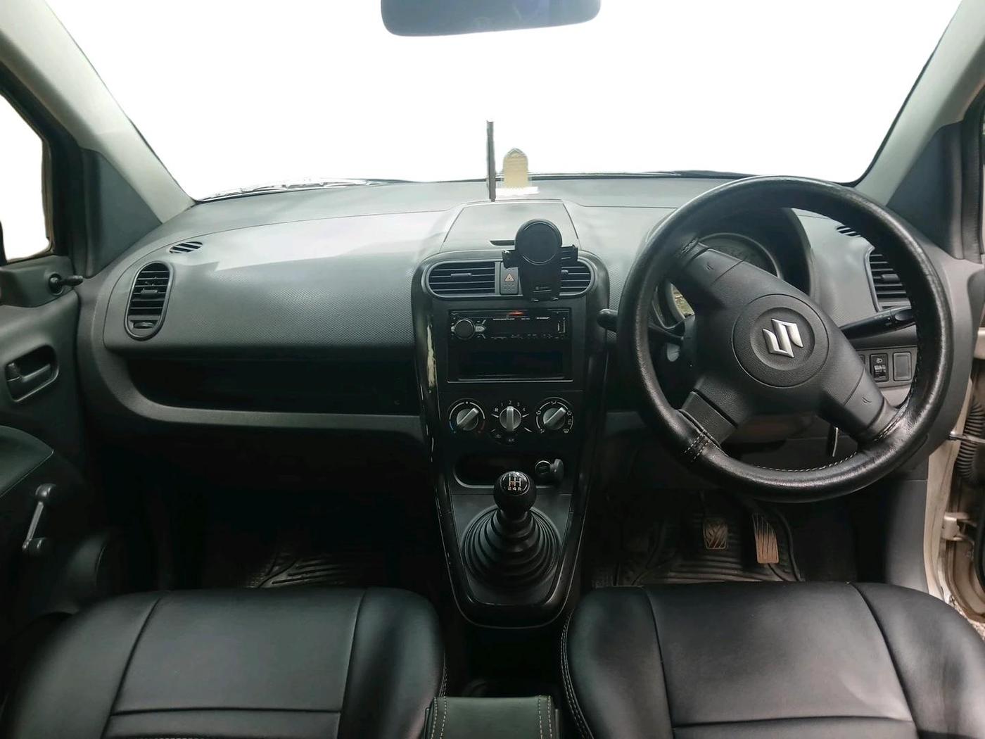 2013 Maruti Ritz LXI, Petrol, Manual, 1,34,739 km, interior